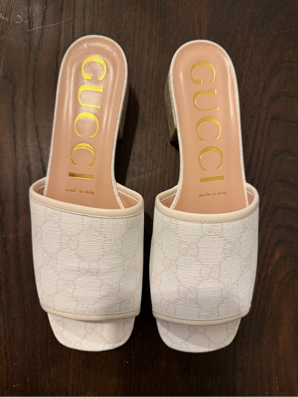 Gucci Cream Textured Slide Mules with Gold Logo Insole